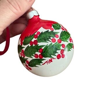 3/$20💕 ATRIST SIGNED🎄hand painted vintage ornament signed holly berry glass ball